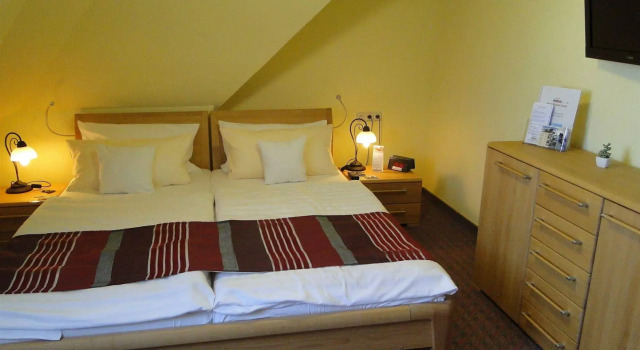 Hotel Rhöner Land Garni - Bed & Breakfast, Book Hotel Oberthulba Rhön