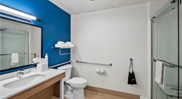 Двухместный номер Standard Spark by Hilton Spring Lake Fayetteville