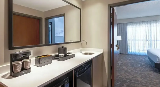 Номер Premium Embassy Suites by Hilton Albuquerque