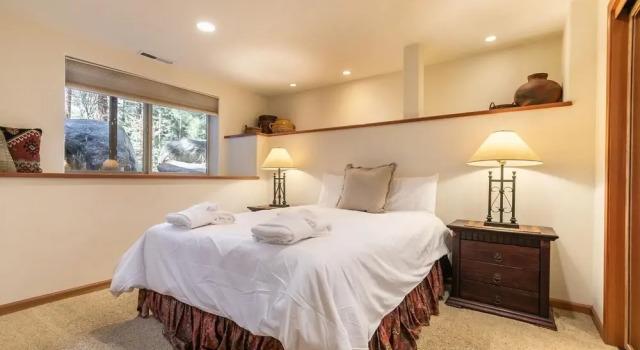 Коттедж Silver Rock Lodge 5 Bedroom Home