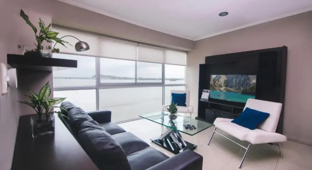 Riverfront I 1, piso 4, suite vista al rio, Puerto Santa Ana, Guayaquil, Book Hotel Hoteller i Guayaquil med pool, nær Seafront, Swimmingpool