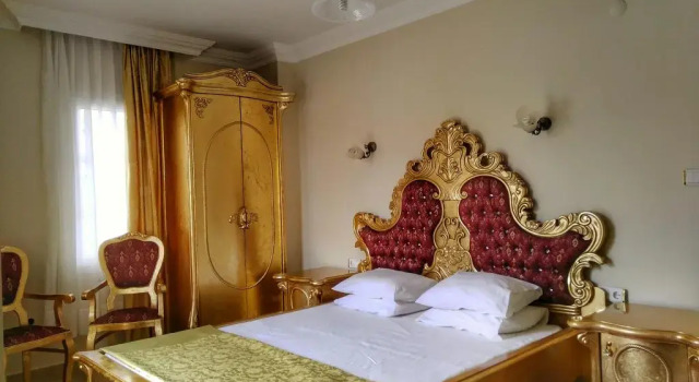 Cunda Uzun Otel