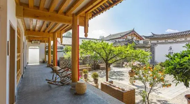 A-Jun And His Friends Entry Luxury Sunshine Garden Courtyard, Rezerwuj Hotel Lijiang Yunnan