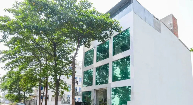 Treebo Graphixo Inn, Забронировать Отель Отели Гомти Нагара с парковкой, Парковка