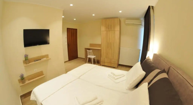 Η ΦΛΩΚΑΤΗ, Book Hotel Spercheiada Fthiotida