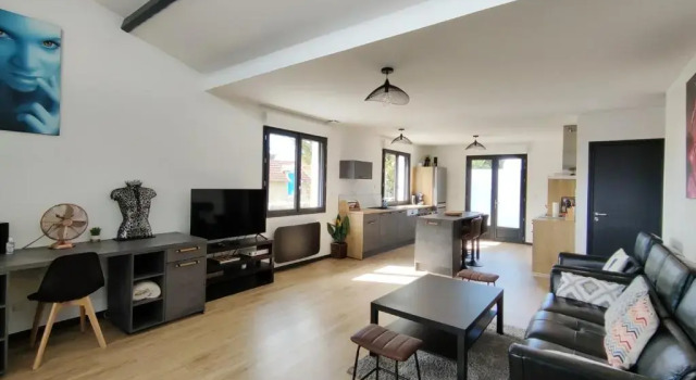 Villa Papillon***. Location appartement 1er étage., Rezerwuj Apartament Hotele w Charente-Maritime z parkingiem, Parking