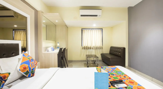 Номер Executive FabHotel Pranava Navi Mumbai