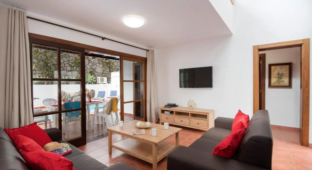 Villa Julianne 3 Heated Private Pool Walk to Beach A C Wifi Car Not Required - 2571