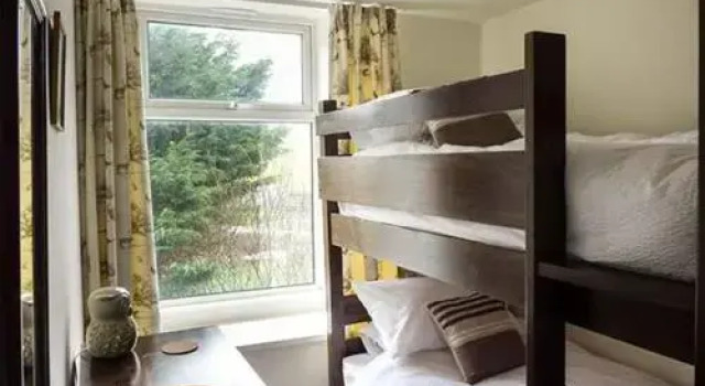 Crooklands House 2, Book Hotel Hoteller i Milnthorpe med parkering, Parkering