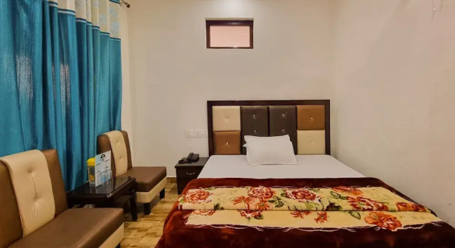 Hotel Anmol Dalhousie, Забронировать Отель Отели штата Химачал-Прадеш 3 звезды, 3*