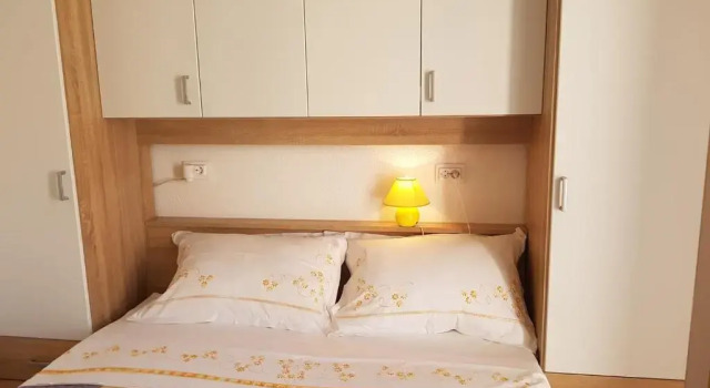Apartments Brižić 1532, Prenota Appartamento Bol 