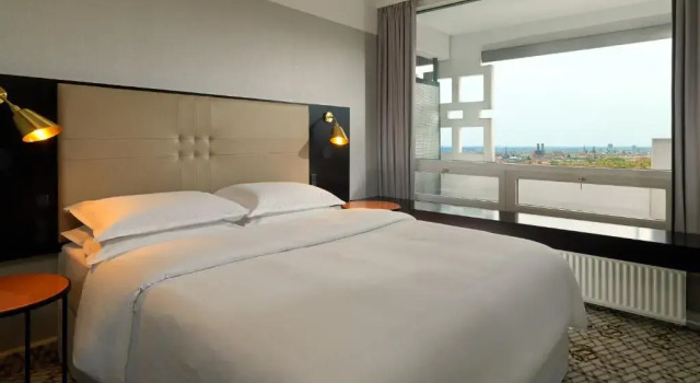 Двухместный люкс Executive Four Points by Sheraton Munich Arabellapark