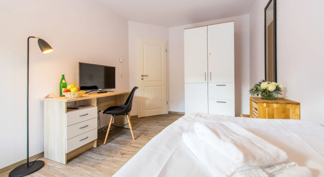 Hotel Flensburg Akademie, Забронировать Отель Фленсбург земля Шлезвиг-Гольштейн, рядом с Фленсбургская гавань
