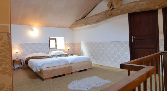 Countryside Family Haven for 8 With Pool, Забронировать Дом для отпуска Виллы Овернь-Рона-Альпы, Вилла