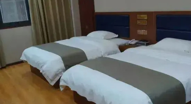 Renhuai Shengshi Chain Hotel, Book Hotel Hoteller i Renhuai med parkering, Parkering