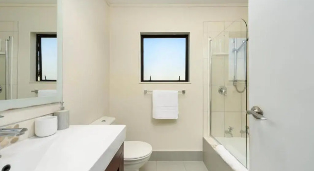 Коттедж Convenient Family Bach with easy access to Blake Park the beach and downtown
