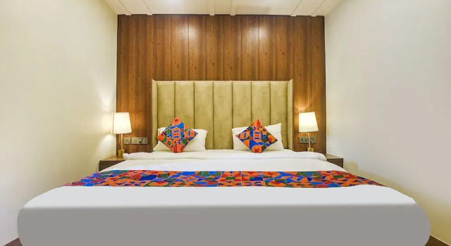 Номер Premium FabHotel Prime PAS Resorts - A Lake View Hotel