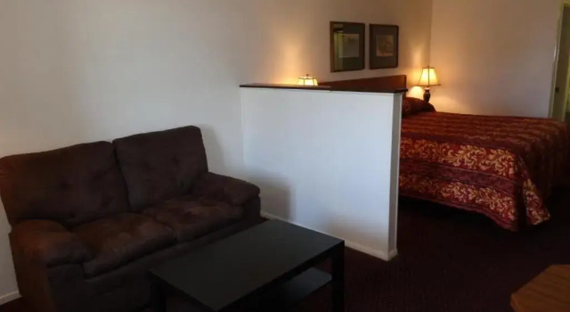 Люкс Windcrest Inn and Suites