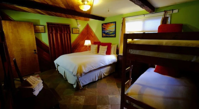 Yosemite Guest Houses, Забронировать Гостевой дом Мидпайнс Mariposa County