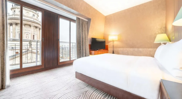 Dome View Double Duplex Suite Hilton Berlin