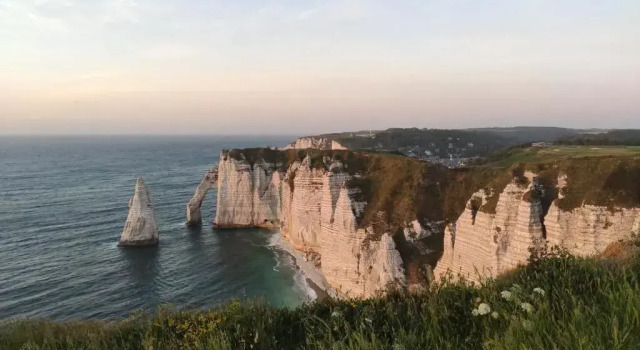 Gite de 4 mitoyen 2 plus 2 Fécamp Etretat, Book Campground Colleville 