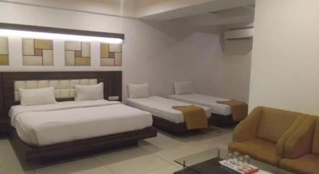 Srinidhi Grand Inn, Reserva ahora Hotel Kumbalgod Karnataka