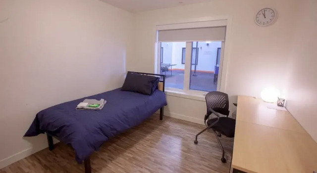 Stay With Ease Hospitality! 3 Bed 2 Bath, Book Lejlighed Lejligheder i Central Alberta, Lejlighed