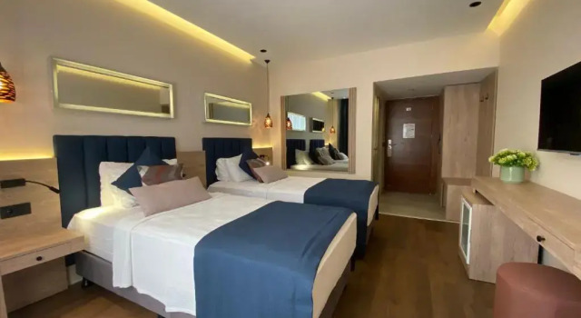 Трёхместный номер Standard Nobel Hotel