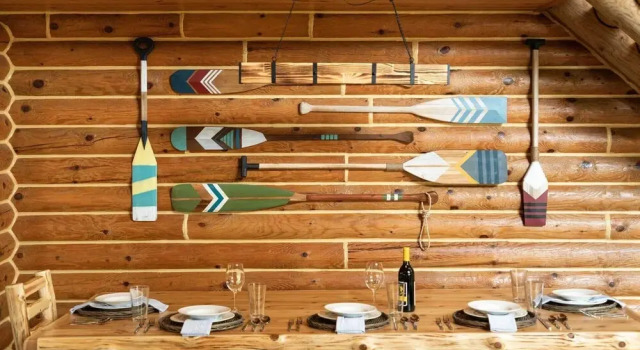 Коттедж с 3 комнатами с балконом Luxe Riverfront Lodge: Group Wine and Ski Retreats