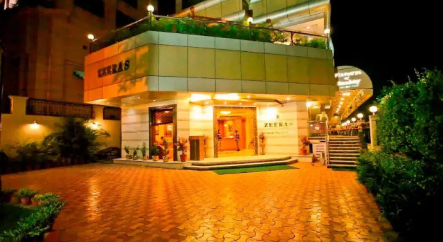 Hotel Zeeras