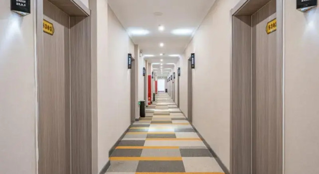 Shell Hotel Shandong Zaozhuang Tai'erzhuang Ancient City West Gate, Varaa Hotelli Hotellit Shandong pysäköinnillä, Pysäköinti
