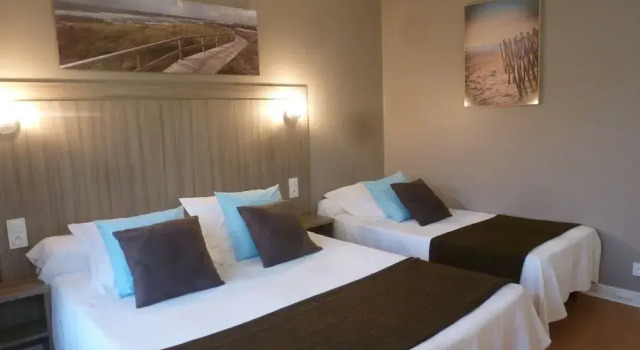 Трёхместный номер Comfort с балконом Hotel Espadon bleu