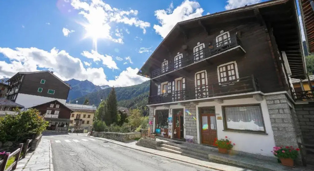Апартаменты Monterosa Cozy Apartment 200m From Ski