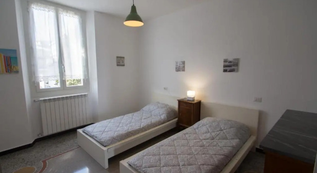 Appartamento di 5 locali,8 posti letto vista mare, Забронировать Апартаменты/квартира Апартаменты Варацце, рядом с Туристический порт Варацце, Апартаменты/квартира