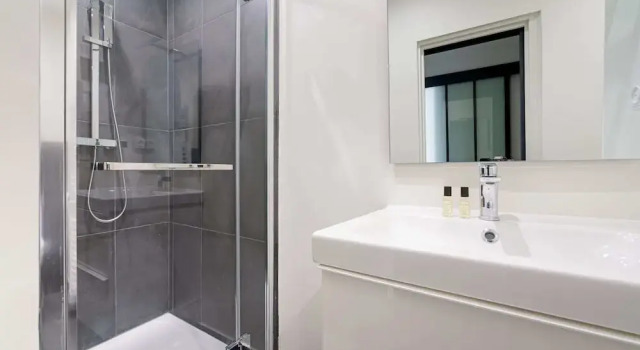 Bright and Modern Apt - 7 Mins to Notre Dame