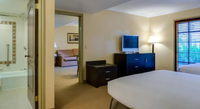 Четырёхместный номер Standard The Buena Park Grand Hotel & Suites
