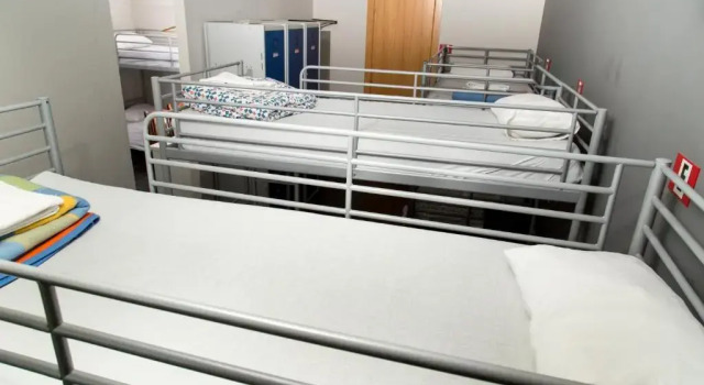 Кровать в общем номере Hostal LK Barcelona
