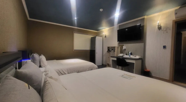 GoldenRoot Hotel in Gimhae