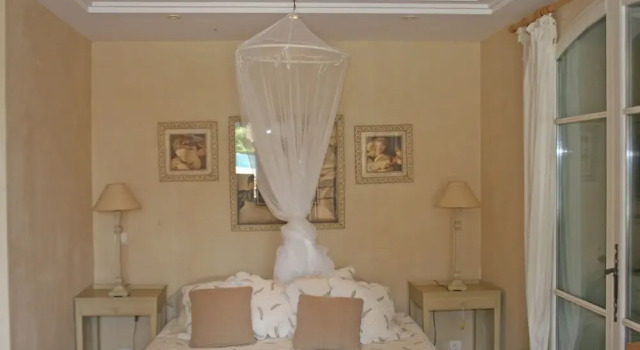 Beautiful Villa with Swimming Pool in Cavalaire-sur-Mer, Забронировать Вилла Отели Кавалер-сюр-Мер с бассейном, рядом с Plage de Bonporteau, Бассейн