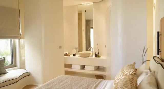 Люкс Deluxe с красивым видом из окна White Pebble Suites