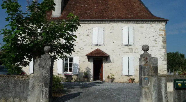 La Maison Béarnaise, Rezerwuj Hotel Hotele w Bearn z parkingiem, Parking