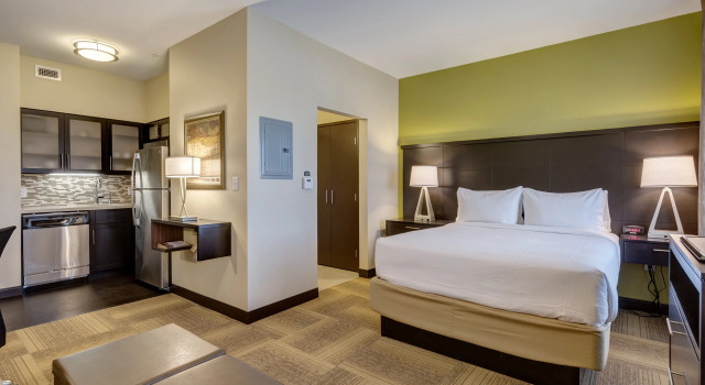 Staybridge Suites St Louis - Westport, an IHG hotel, Reserva ahora Hotel Hoteles en Misuri con piscina, Piscina