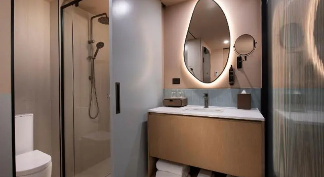 Четырёхместный номер Standard с видом на город Mercure Melbourne La Trobe Street