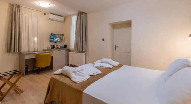 Полулюкс Plaka Arch Suites
