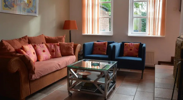 Modern Holiday Home in Noordwijkerhout with Fireplace, Забронировать Отель Отели Южной Голландии с парковкой, Парковка