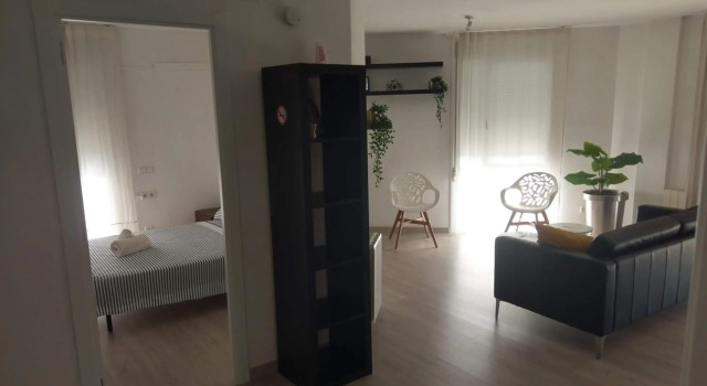 Luxury Apartment Accommodation, next to beach & train station Calella