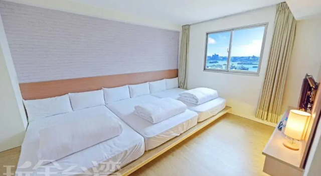 Семейный номер Standard Huaxin Hotel
