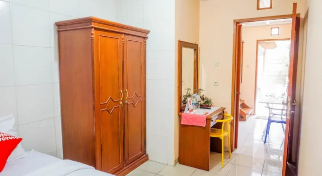 OYO 1488 Hotel Cemara Asri, Book Hotel Bandung West Java