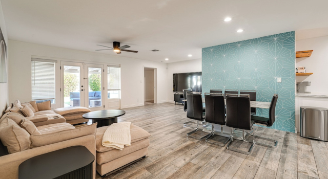 Phoenix Modern Retreat w/ Pool & Putting Green, Забронировать Дом для отпуска Финикс 