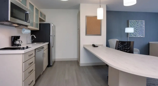 Люкс c 1 комнатой Candlewood Suites Miami Intl Airport - 36th St by IHG